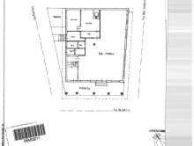 Detached house with commercial space and garage