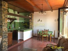 BAJARDO Large three-bedroom home with spectacular mountains and sea views.