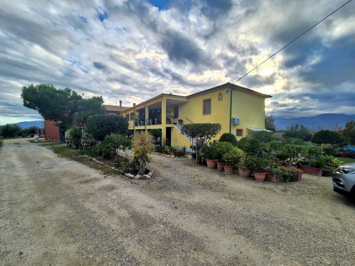 Cottage/Hamlet for Sale Loreto Aprutino Pescara, Sale Cottage/Hamlet Loreto Aprutino
