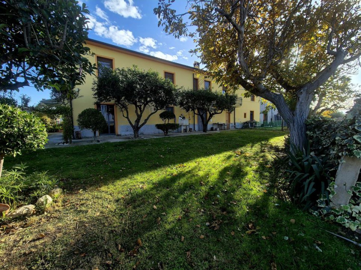 Cottage/Hamlet for Sale Loreto Aprutino Pescara, Sale Cottage/Hamlet Loreto Aprutino