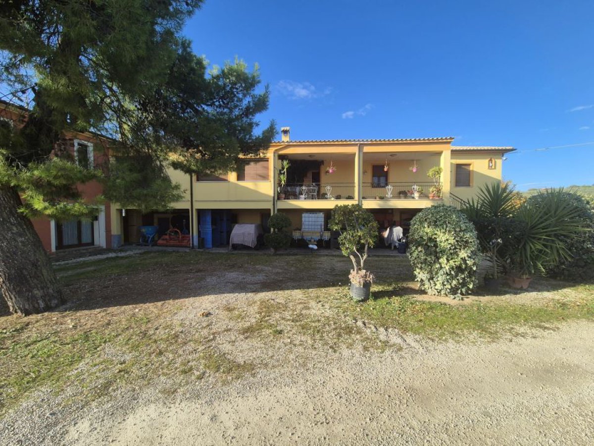 Cottage/Hamlet for Sale Loreto Aprutino Pescara, Sale Cottage/Hamlet Loreto Aprutino