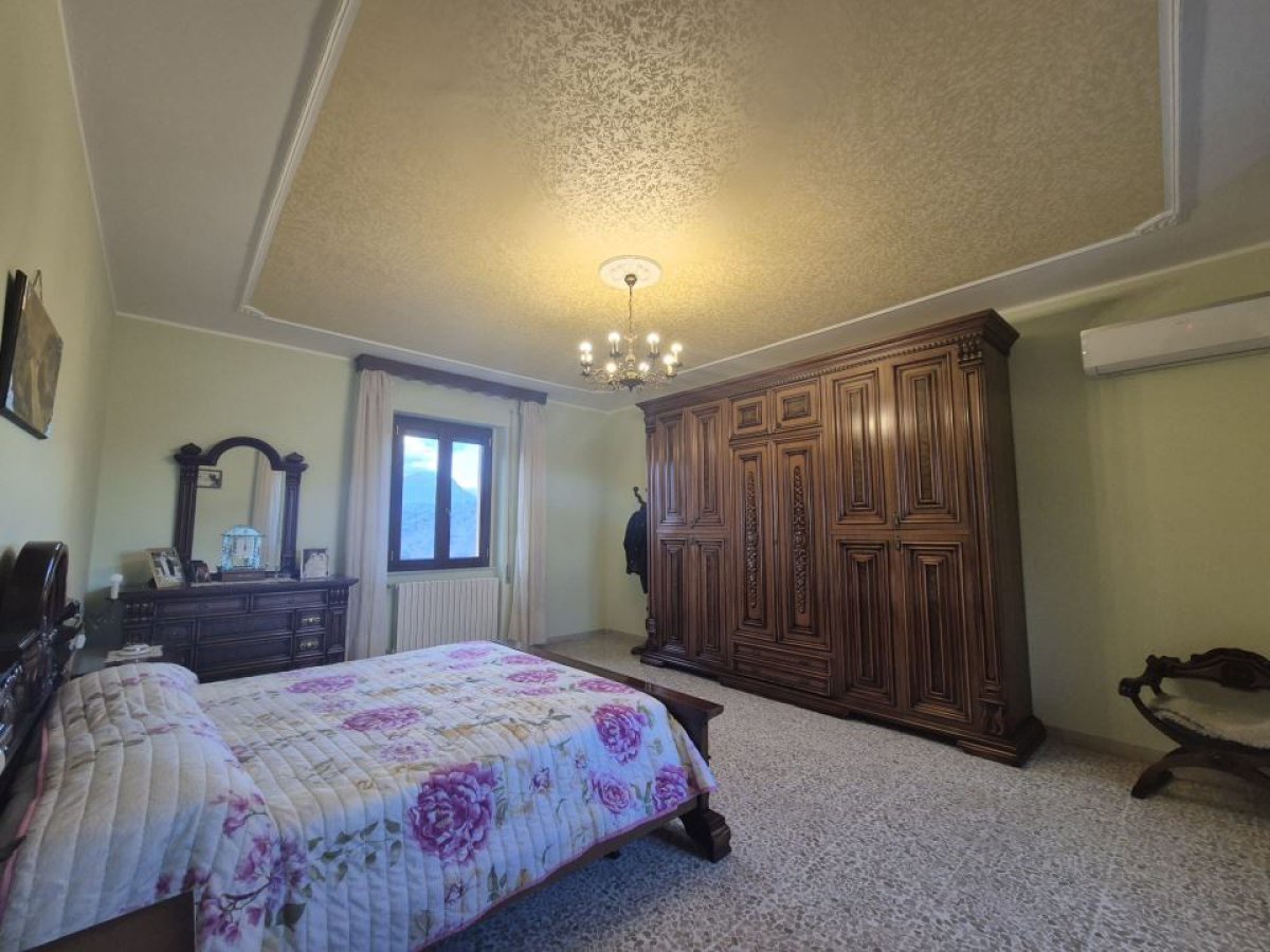 Cottage/Hamlet for Sale Loreto Aprutino Pescara, Sale Cottage/Hamlet Loreto Aprutino