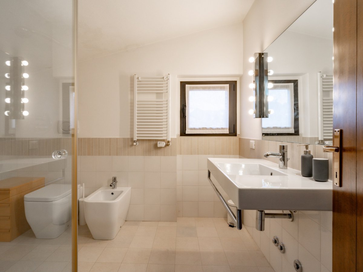 Apartament/Flats for Sale Lierna Lecco, Sale Apartament/Flats Lierna