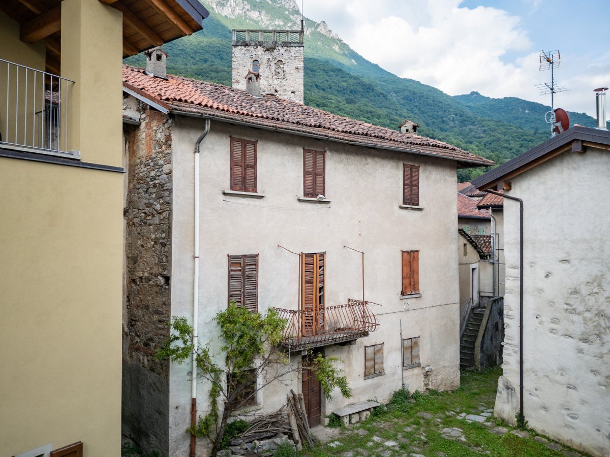 Detached for Sale Mandello del Lario Lecco, Sale Detached Mandello del Lario