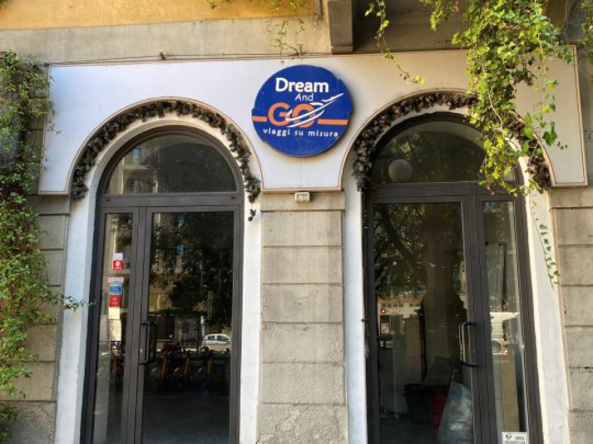 Business/Commercial License for Rent Milano Milan, Rent Business/Commercial License Centro Storico