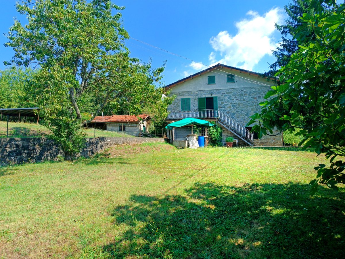 Semi-detached house for Sale Piazza al Serchio Lucca, Sale Semi-detached house Piazza al Serchio