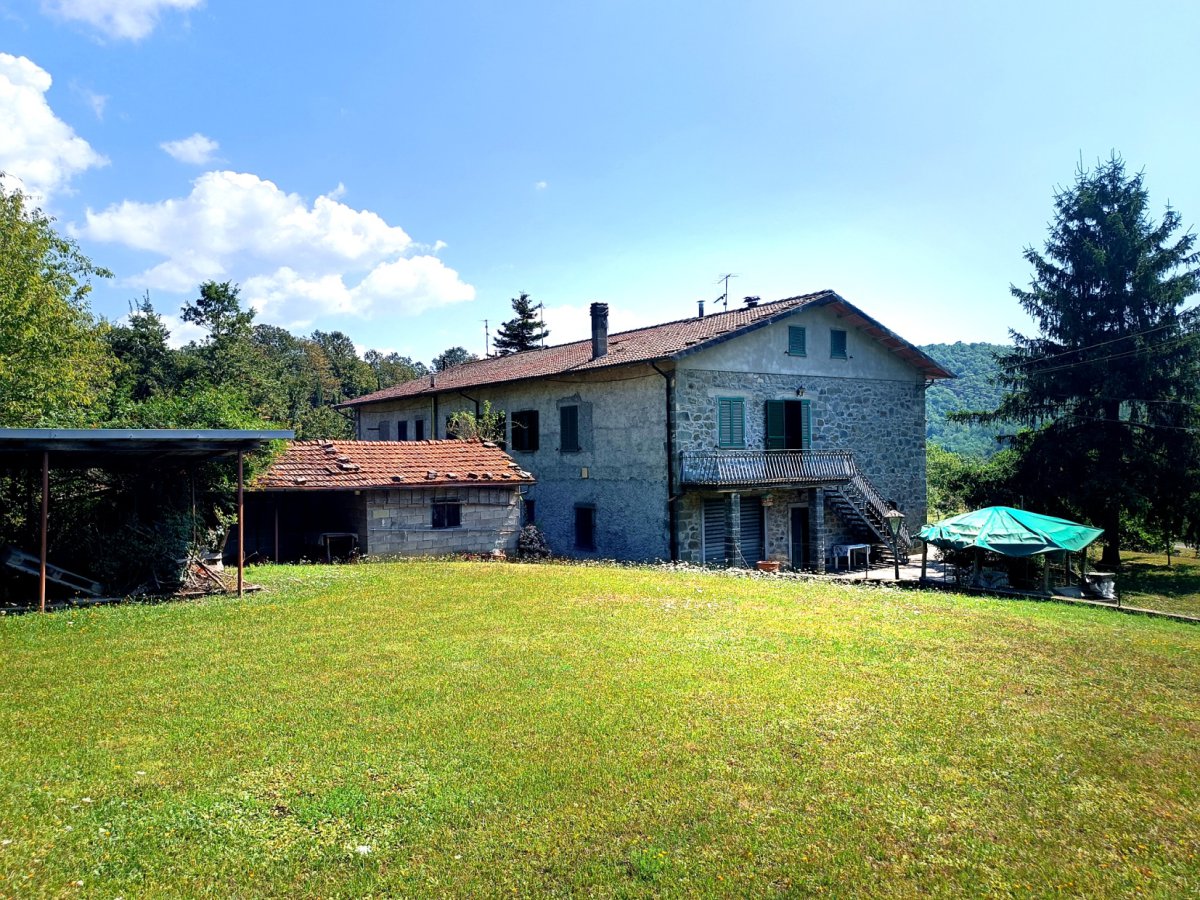 Semi-detached house for Sale Piazza al Serchio Lucca, Sale Semi-detached house Piazza al Serchio