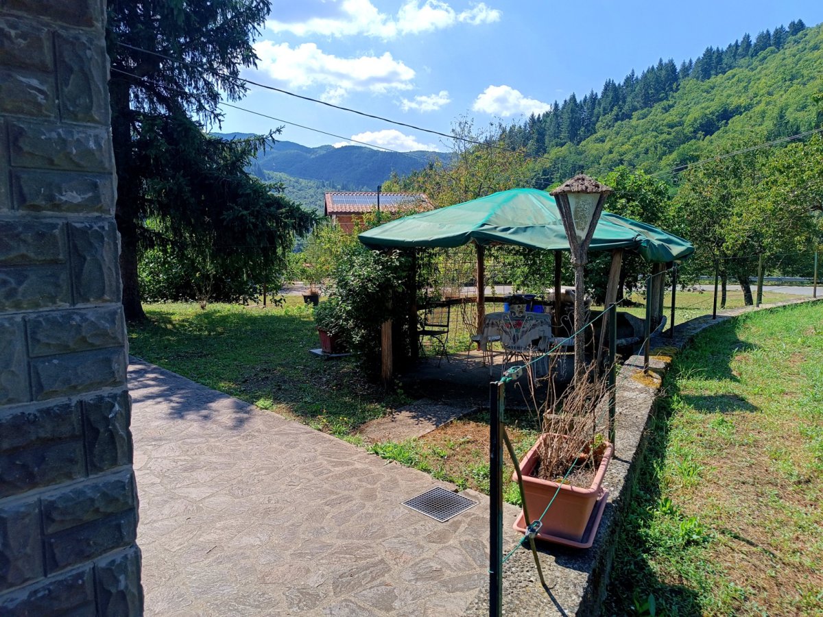 Semi-detached house for Sale Piazza al Serchio Lucca, Sale Semi-detached house Piazza al Serchio