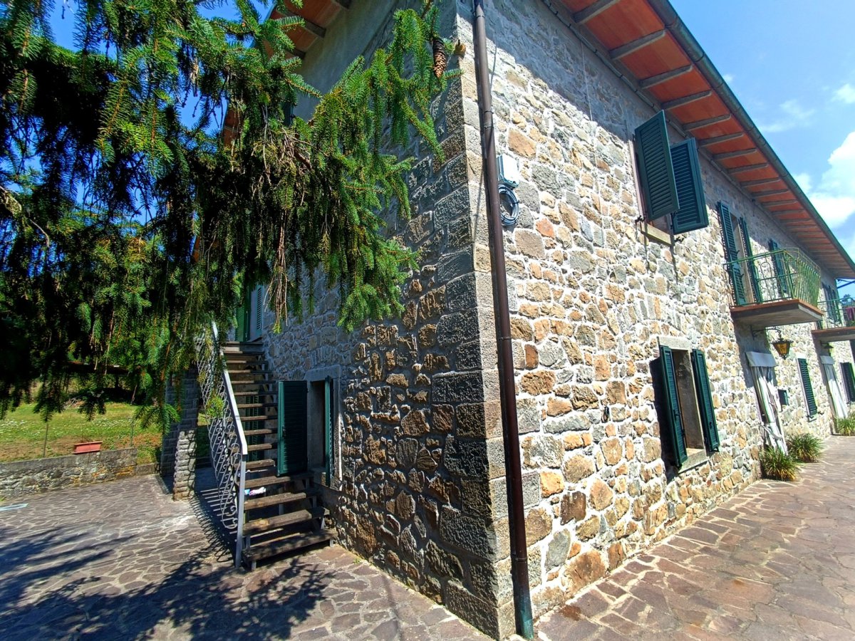Semi-detached house for Sale Piazza al Serchio Lucca, Sale Semi-detached house Piazza al Serchio