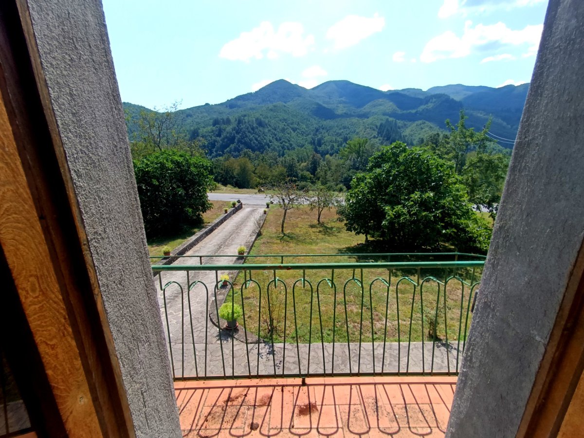 Semi-detached house for Sale Piazza al Serchio Lucca, Sale Semi-detached house Piazza al Serchio