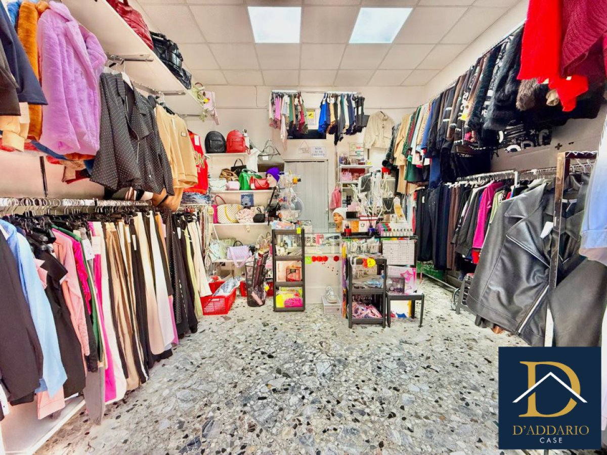 Shop/Commercial space for Sale Taranto Taranto, Sale Shop/Commercial space Italia/Montegranaro