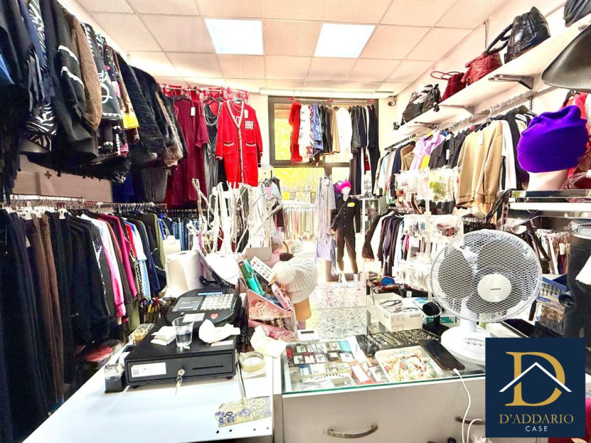 Shop/Commercial space for Sale Taranto Taranto, Sale Shop/Commercial space Italia/Montegranaro