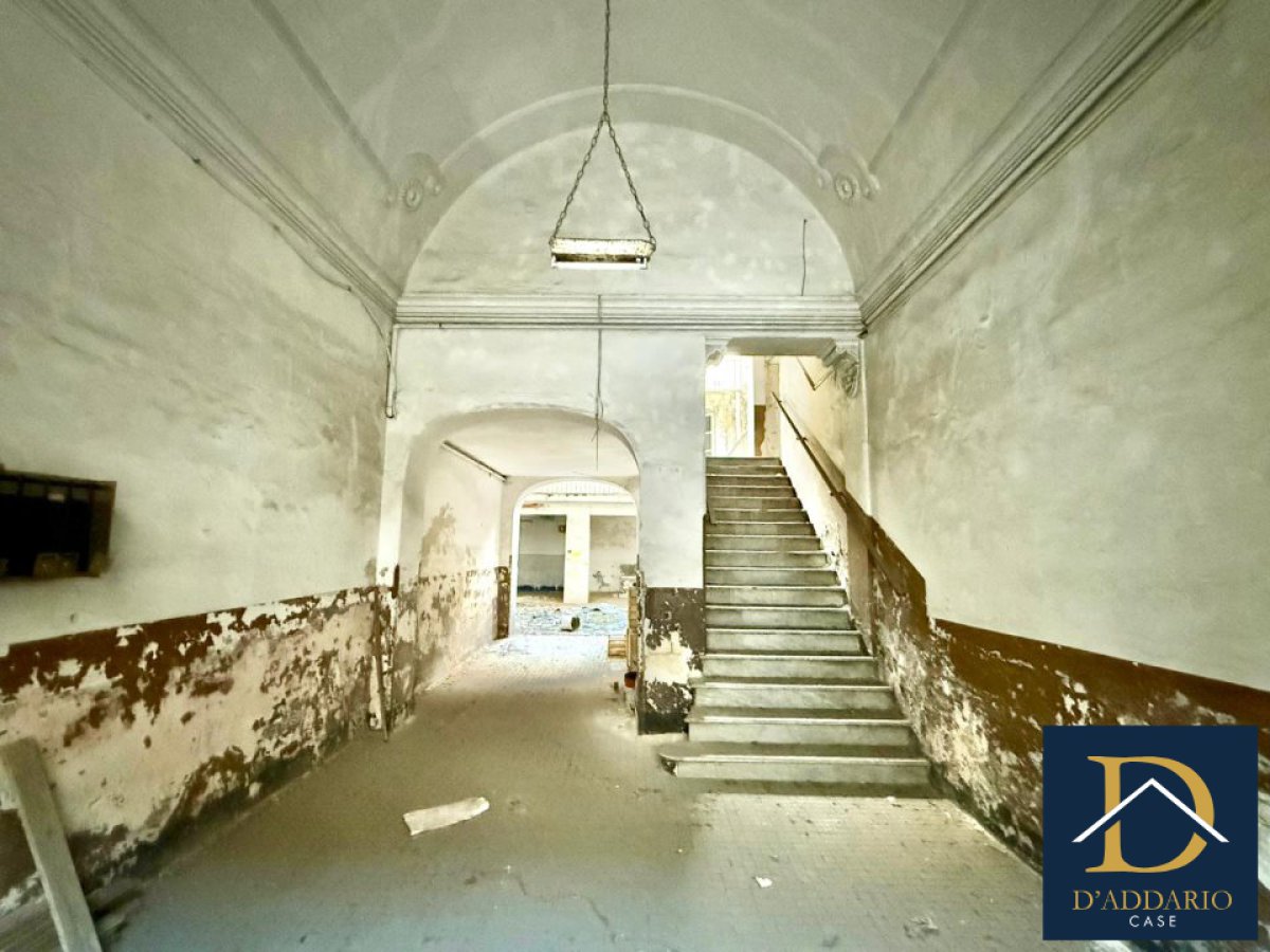 Block of flats/Building for Sale Taranto Taranto, Sale Block of flats/Building Borgo