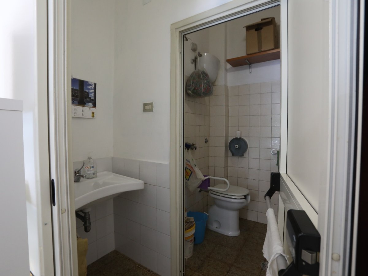 Shop/Commercial space for Rent Napoli Naples, Rent Shop/Commercial space Napoli