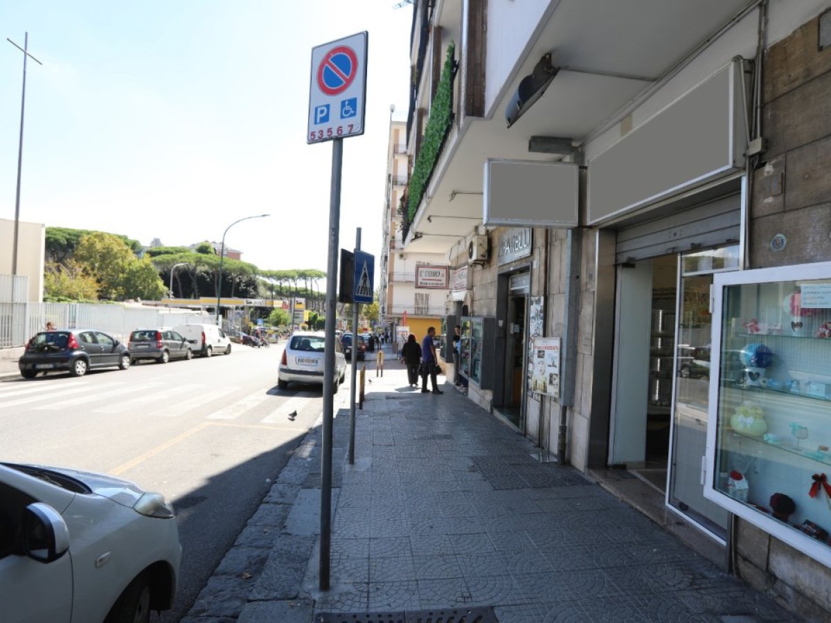 Shop/Commercial space for Rent Napoli Naples, Rent Shop/Commercial space Napoli