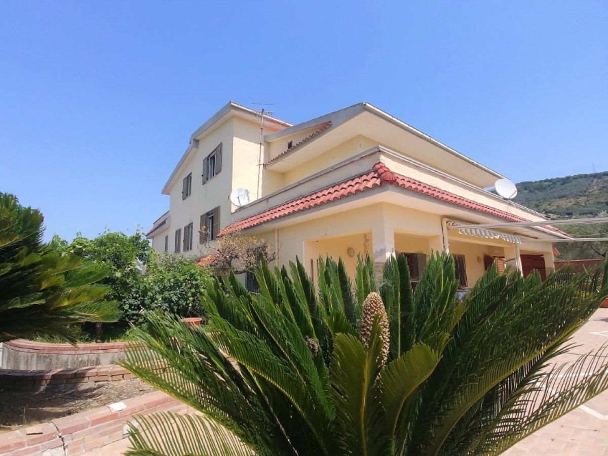 Block of flats/Building for Sale Santi Cosma e Damiano Latina, Sale Block of flats/Building Santi Cosma e Damiano