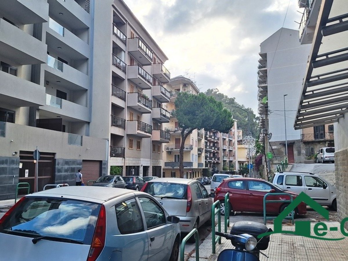 Shop/Commercial space for Sale Messina Messina, Sale Shop/Commercial space Messina