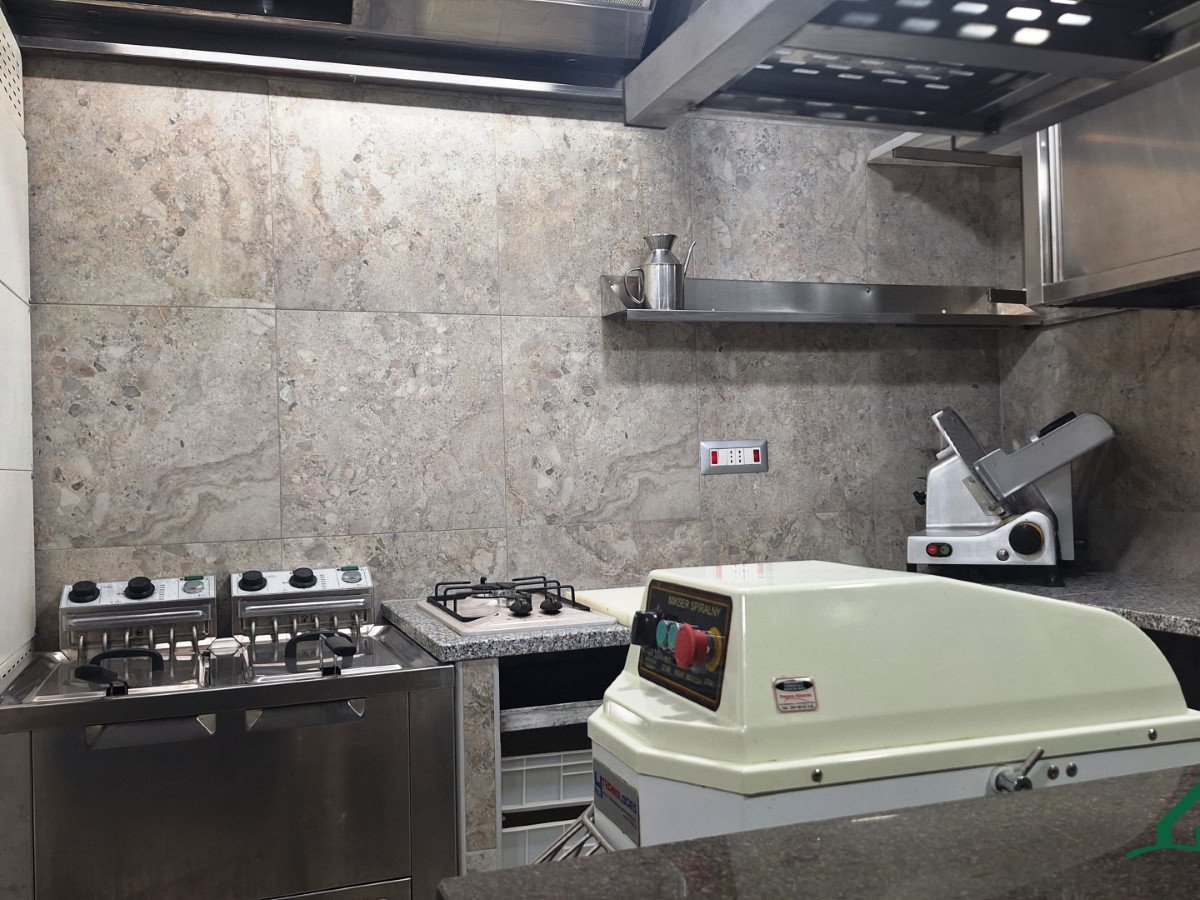 Shop/Commercial space for Sale Messina Messina, Sale Shop/Commercial space Messina