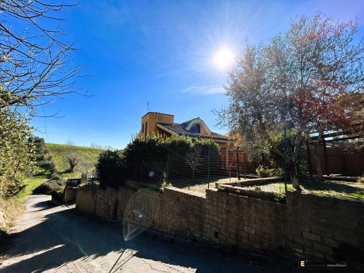 Hotel Room for Sale Castelnuovo di Porto Rome, Sale Hotel Room Castelnuovo di Porto