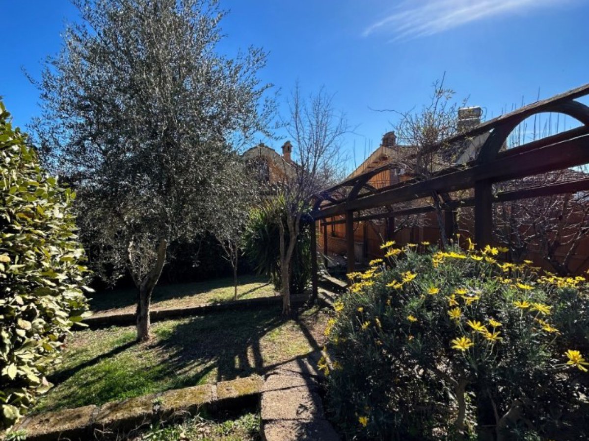 Hotel Room for Sale Castelnuovo di Porto Rome, Sale Hotel Room Castelnuovo di Porto