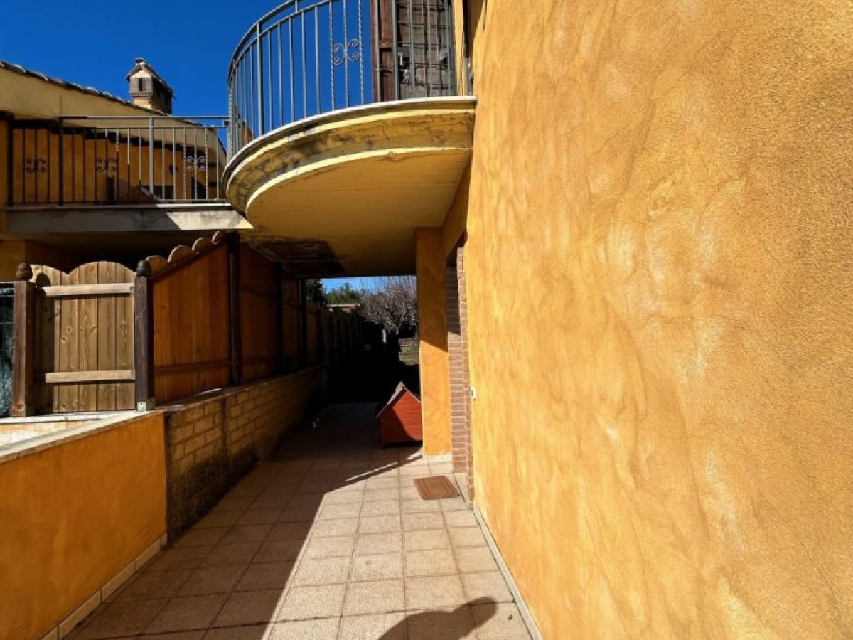 Hotel Room for Sale Castelnuovo di Porto Rome, Sale Hotel Room Castelnuovo di Porto