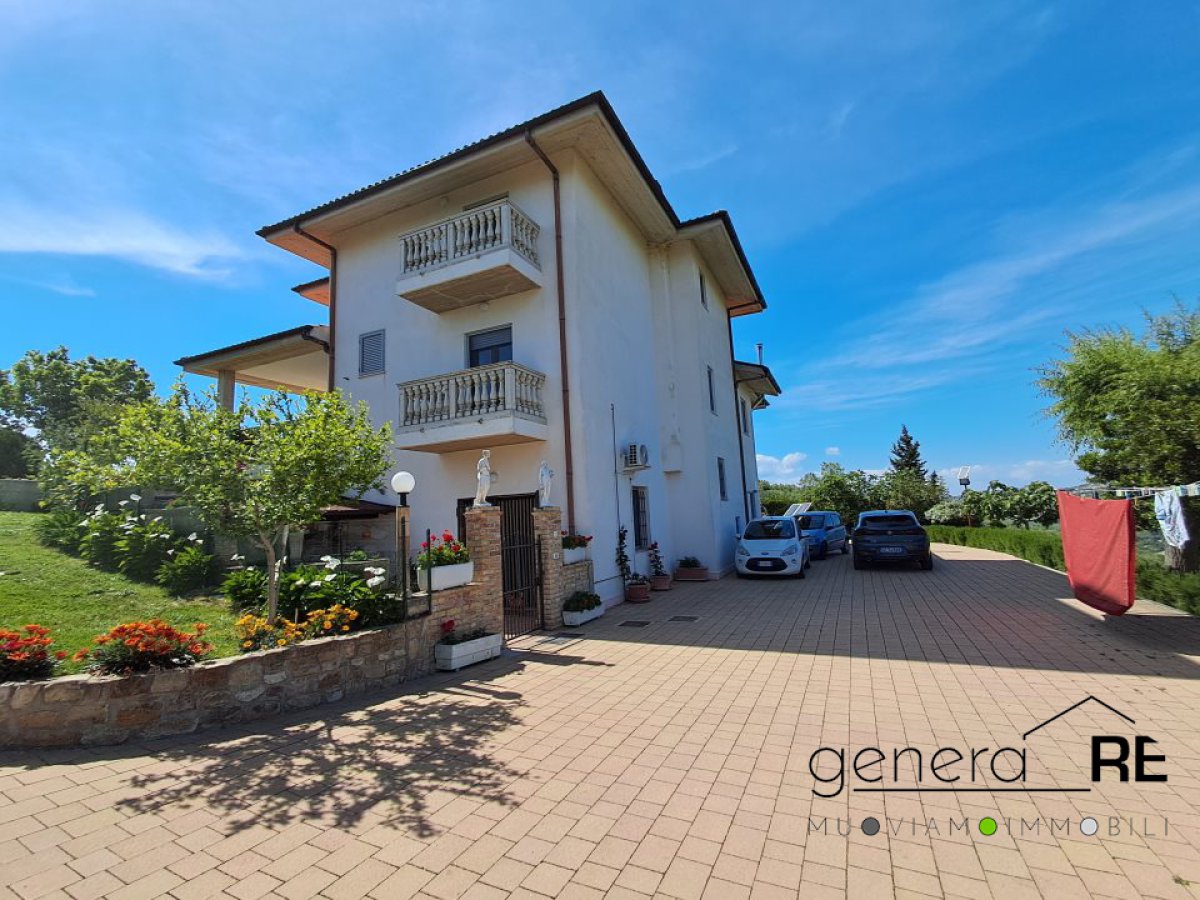Villa for Sale Castilenti Teramo, Sale Villa Castilenti