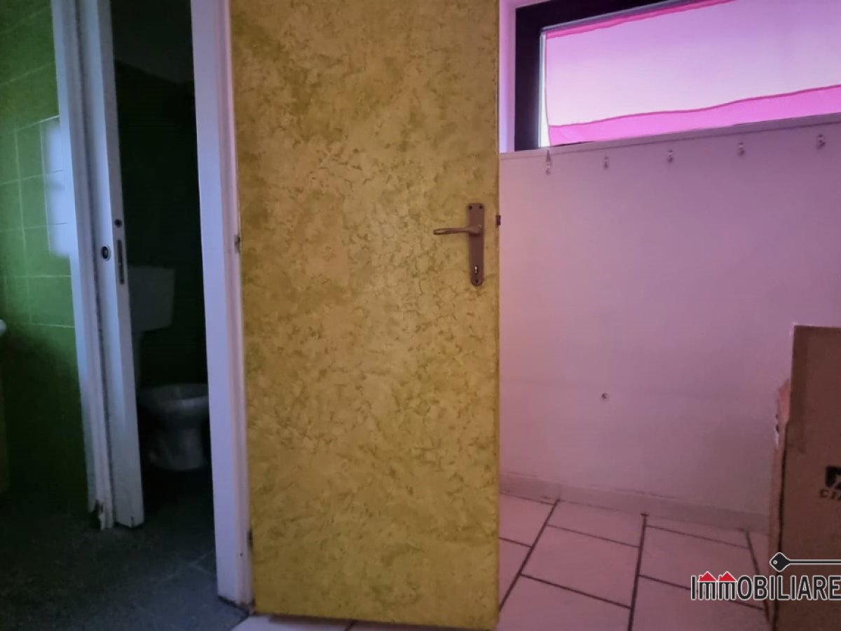 Shop/Commercial space for Sale Poggibonsi Siena, Sale Shop/Commercial space Staggia Senese