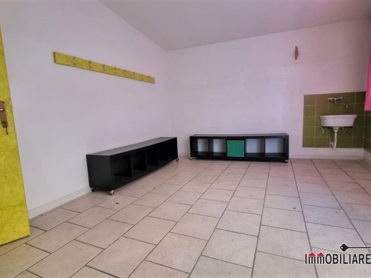 Shop/Commercial space for Sale Poggibonsi Siena, Sale Shop/Commercial space Staggia Senese