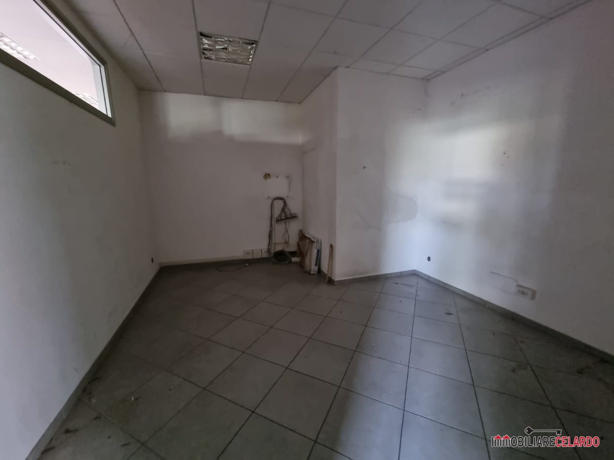 Shop/Commercial space for Sale Poggibonsi Siena, Sale Shop/Commercial space Poggibonsi