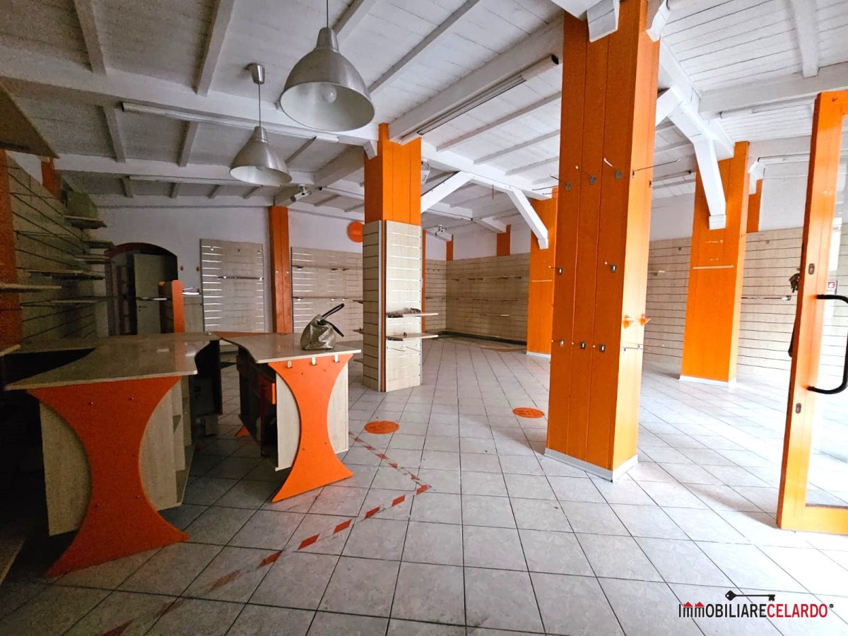 Shop/Commercial space for Rent Colle di Val d'Elsa Siena, Rent Shop/Commercial space Colle di Val d'Elsa