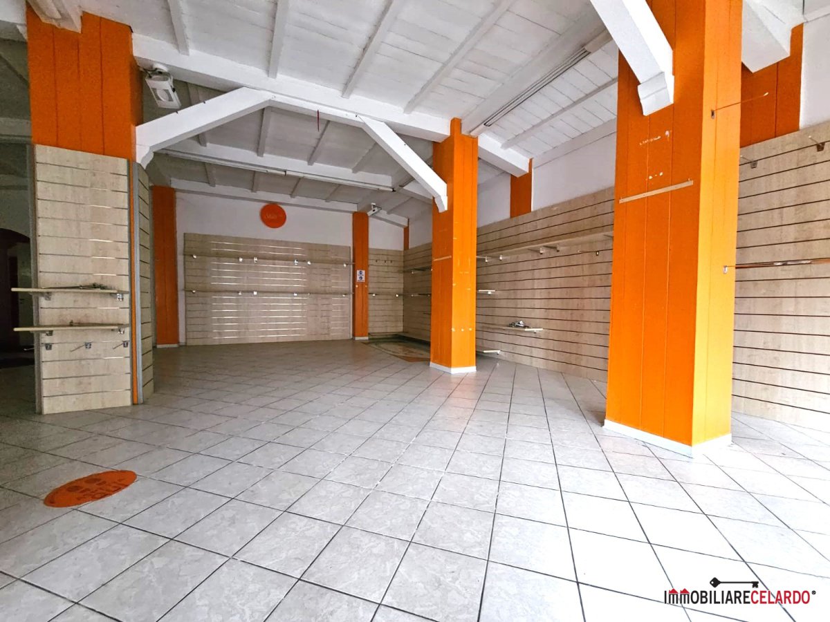 Shop/Commercial space for Rent Colle di Val d'Elsa Siena, Rent Shop/Commercial space Colle di Val d'Elsa