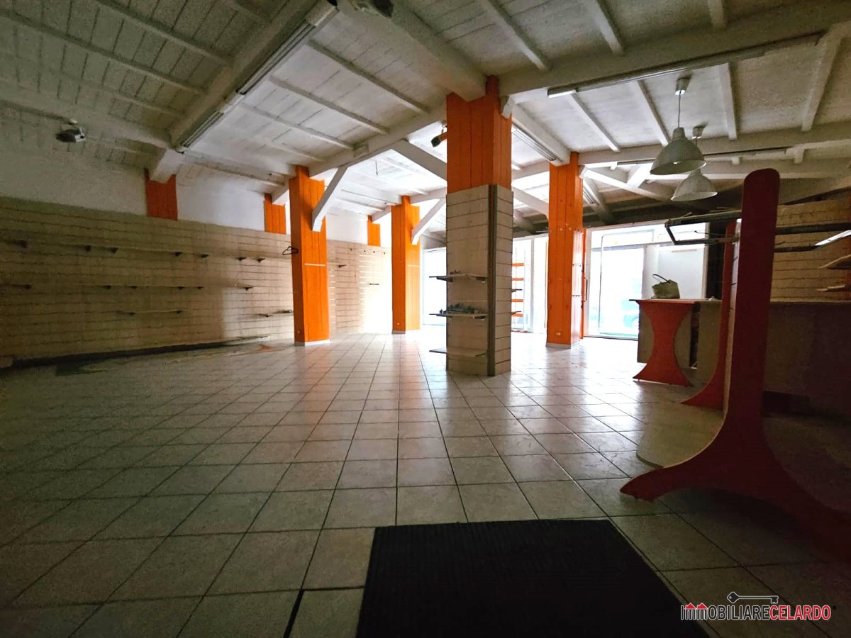 Shop/Commercial space for Rent Colle di Val d'Elsa Siena, Rent Shop/Commercial space Colle di Val d'Elsa