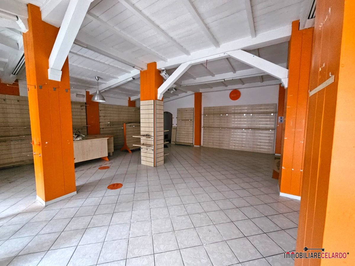 Shop/Commercial space for Rent Colle di Val d'Elsa Siena, Rent Shop/Commercial space Colle di Val d'Elsa