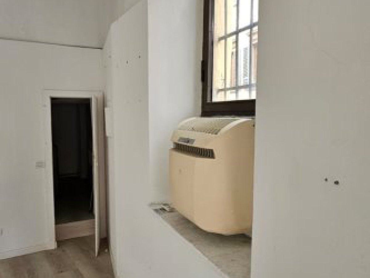 Shop/Commercial space for Rent Colle di Val d'Elsa Siena, Rent Shop/Commercial space Colle di Val d'Elsa