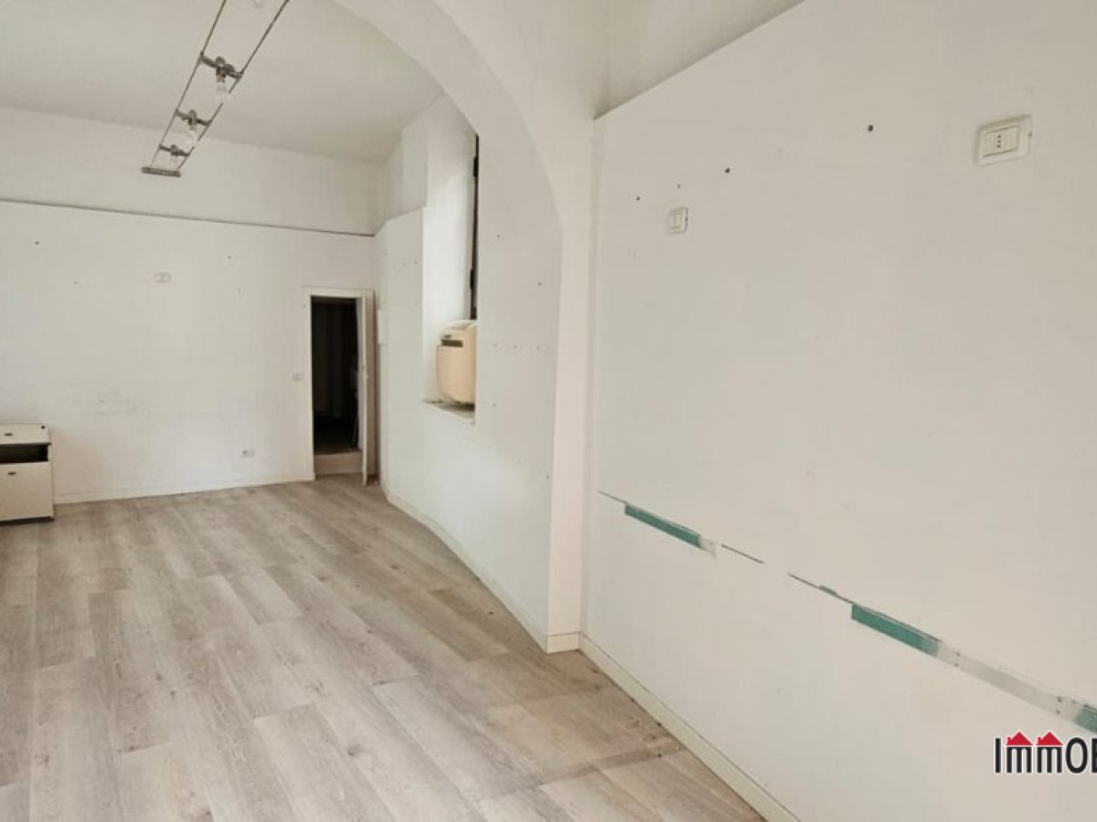 Shop/Commercial space for Rent Colle di Val d'Elsa Siena, Rent Shop/Commercial space Colle di Val d'Elsa