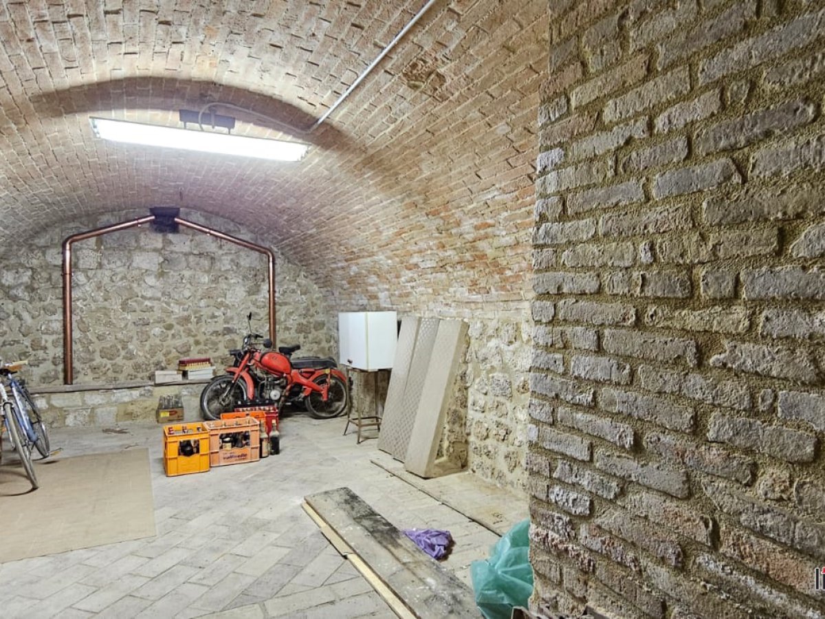 Warehouse for Sale Colle di Val d'Elsa Siena, Sale Warehouse Colle di Val d'Elsa