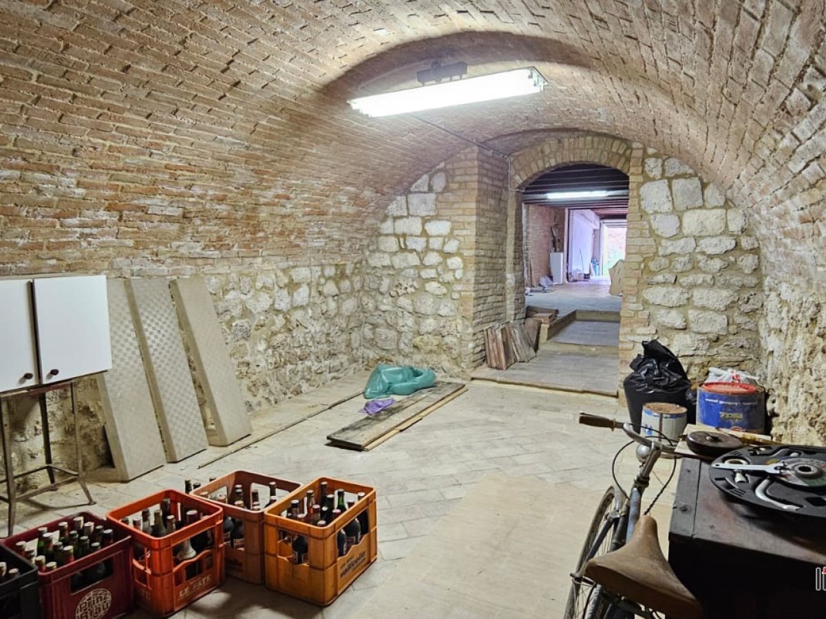 Warehouse for Sale Colle di Val d'Elsa Siena, Sale Warehouse Colle di Val d'Elsa