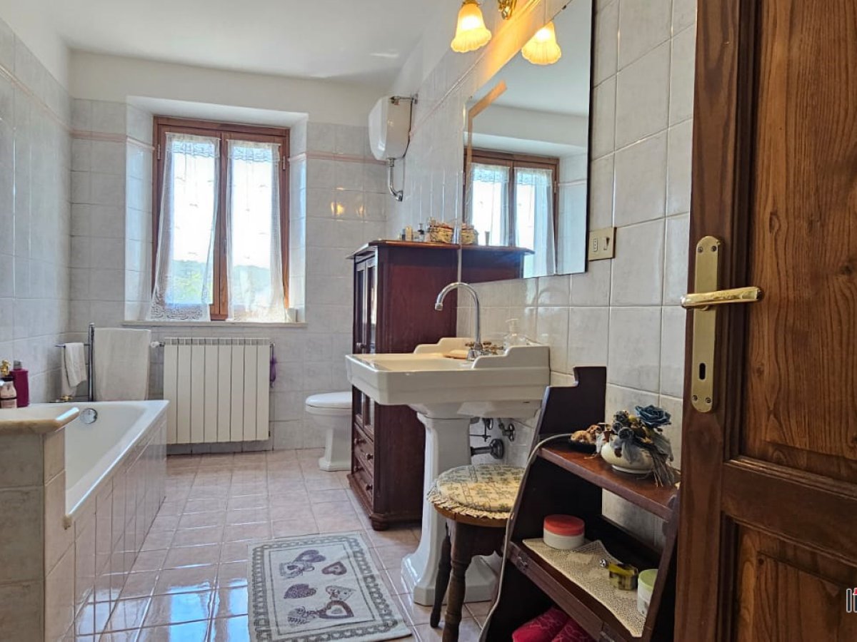 Cottage/Hamlet for Sale Poggibonsi Siena, Sale Cottage/Hamlet Poggibonsi