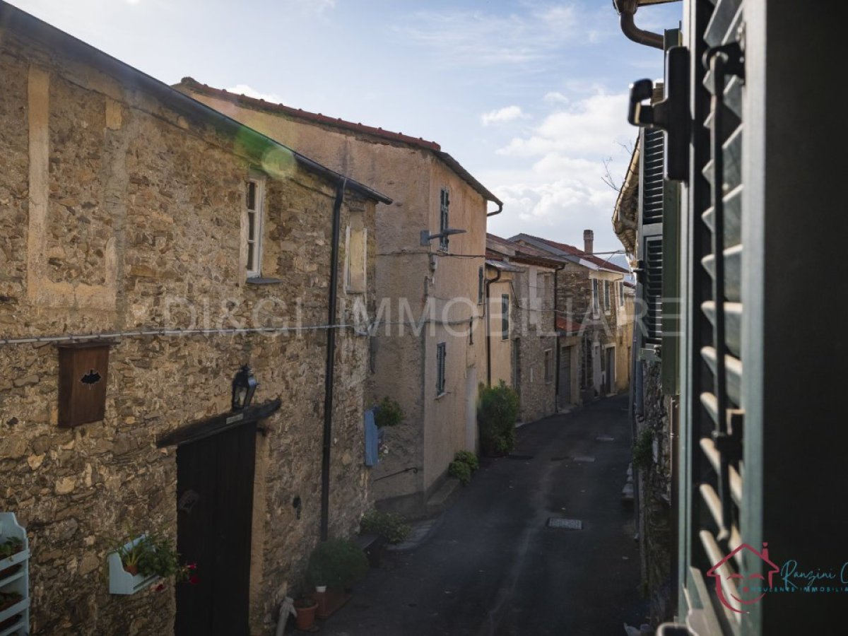 Semi-detached house for Sale Onzo Savona, Sale Semi-detached house Onzo