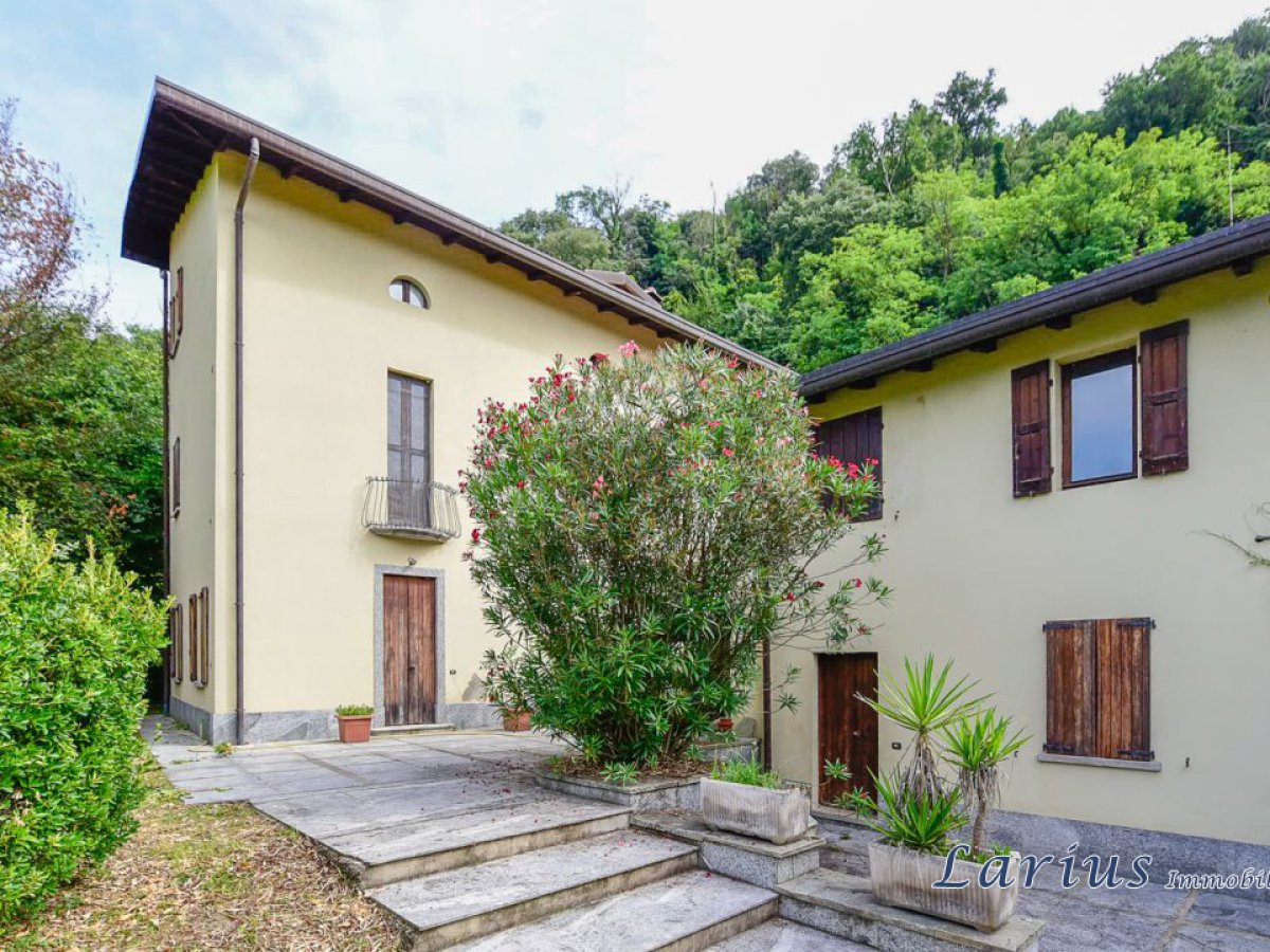 Apartament/Flats for Sale Castello di Brianza Lecco, Sale Apartament/Flats Castello di Brianza