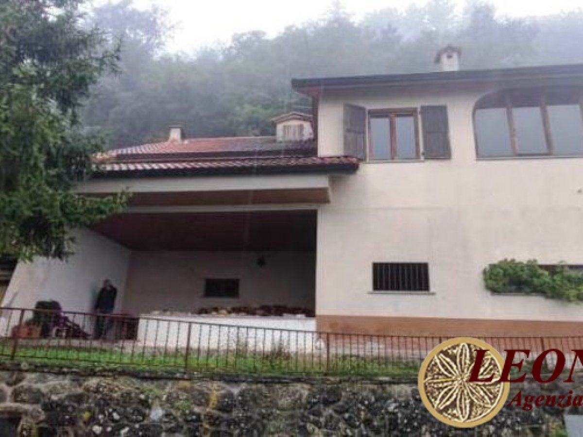 Villa for Sale Pontremoli Massa-Carrara, Sale Villa Pontremoli
