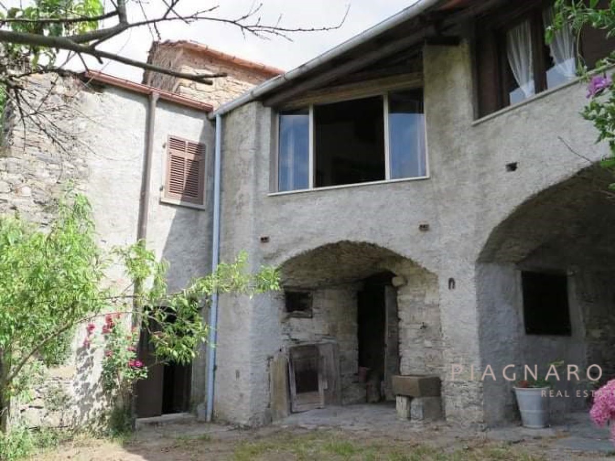 Cottage/Hamlet for Sale Pontremoli Massa-Carrara, Sale Cottage/Hamlet Pontremoli