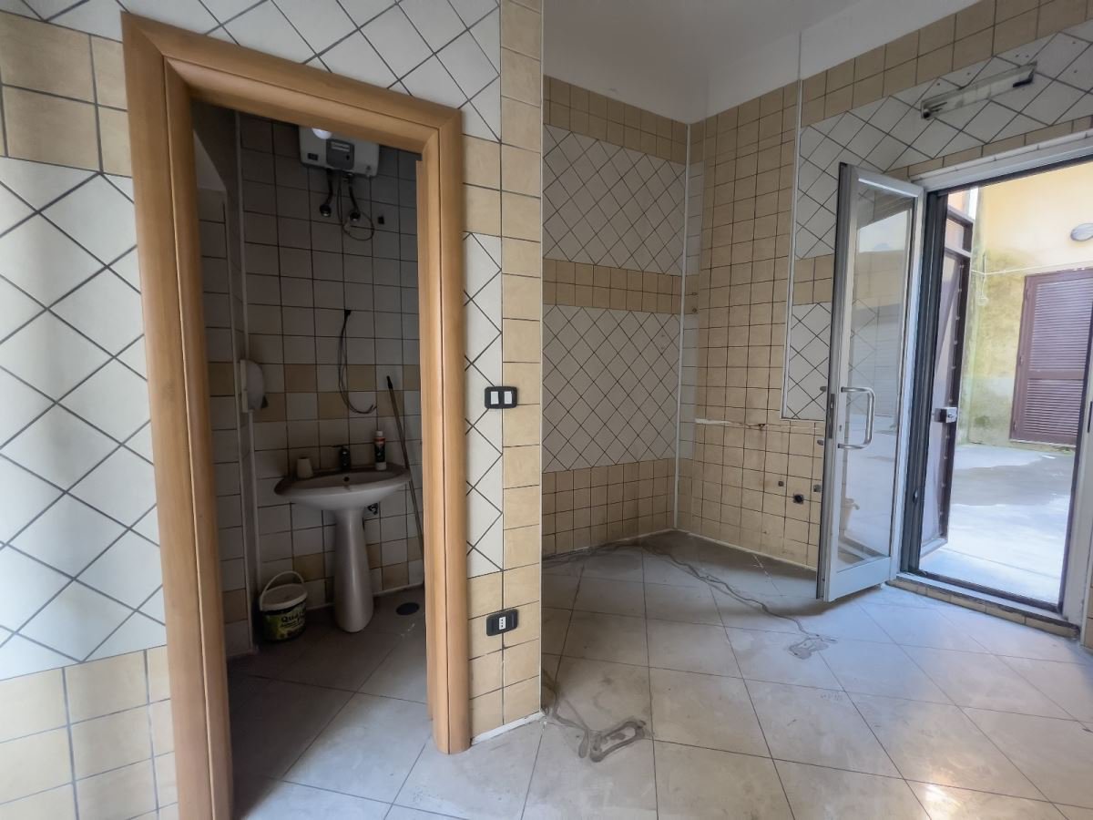 Shop/Commercial space for Sale Acerra Naples, Sale Shop/Commercial space Acerra