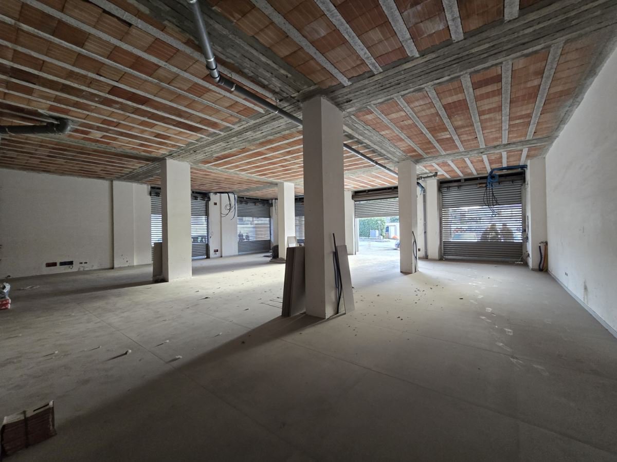 Shop/Commercial space for Rent Volla Naples, Rent Shop/Commercial space Volla