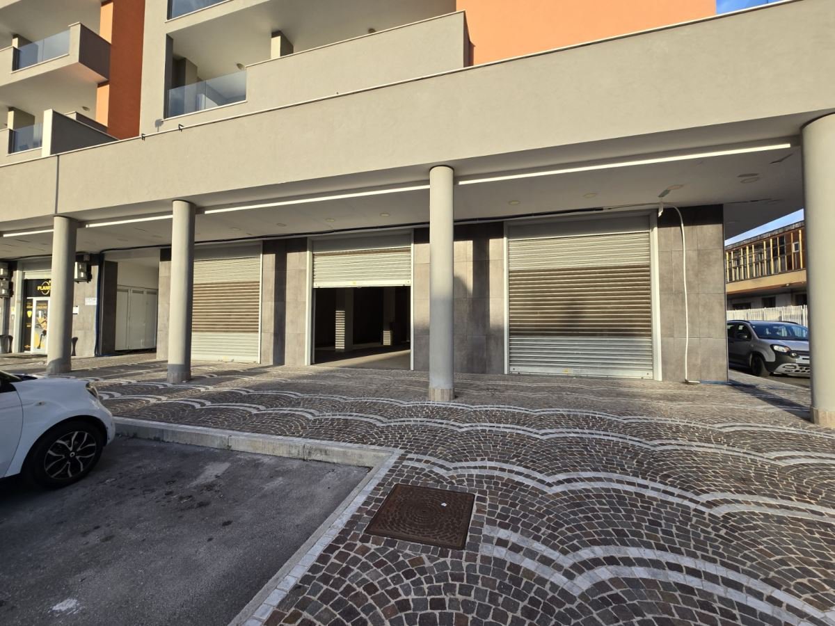 Shop/Commercial space for Rent Volla Naples, Rent Shop/Commercial space Volla