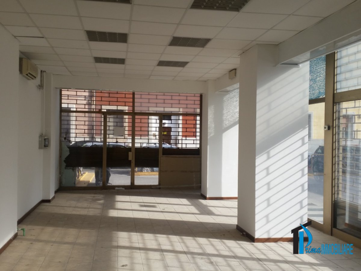 Shop/Commercial space for Rent Terni Terni, Rent Shop/Commercial space Terni