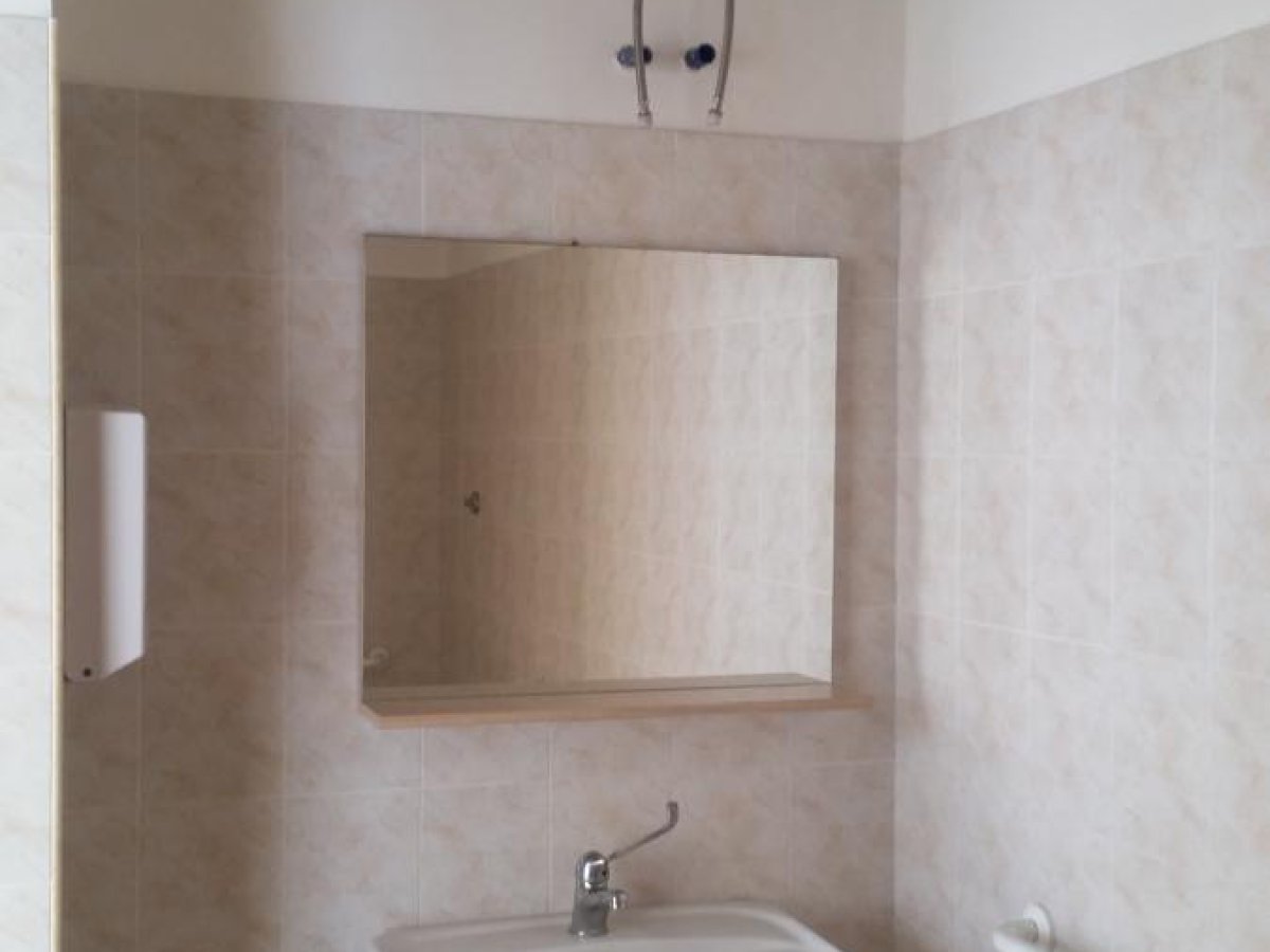 Shop/Commercial space for Rent Terni Terni, Rent Shop/Commercial space Terni