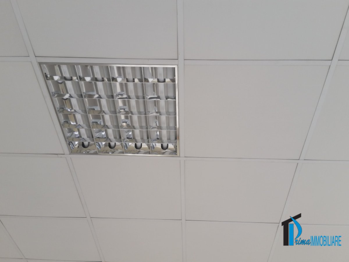 Shop/Commercial space for Rent Terni Terni, Rent Shop/Commercial space Terni