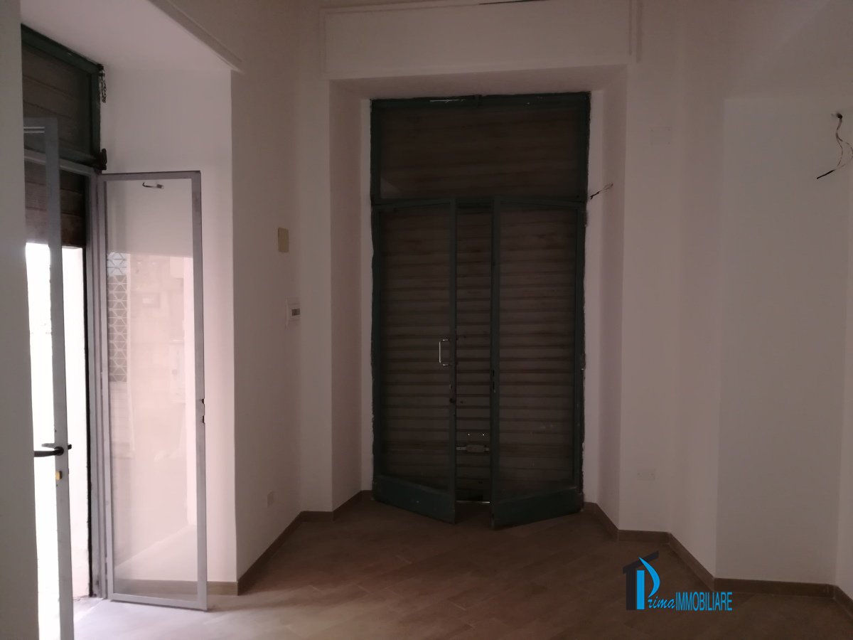 Shop/Commercial space for Rent Terni Terni, Rent Shop/Commercial space Terni
