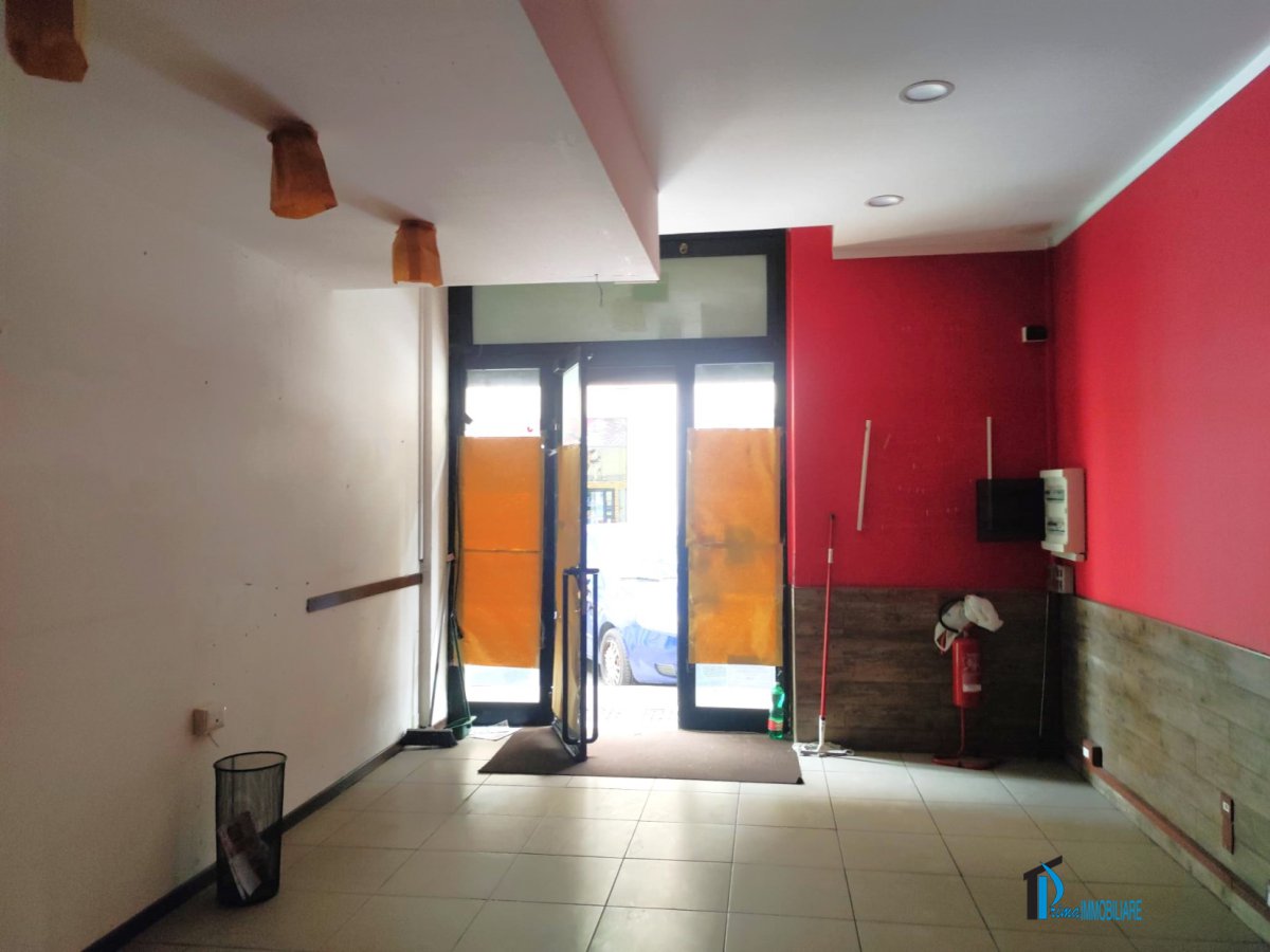 Shop/Commercial space for Rent Terni Terni, Rent Shop/Commercial space Terni